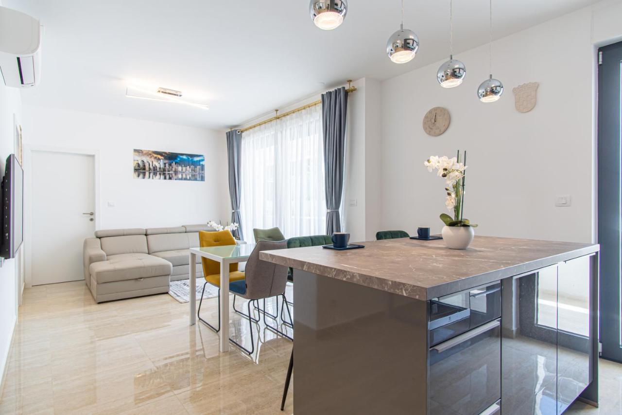 Ledeno More Luxury Apartments 스플리트 외부 사진